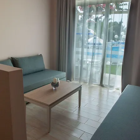 Filerimos Village 이알리소스