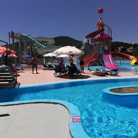 Filerimos Village 이알리소스